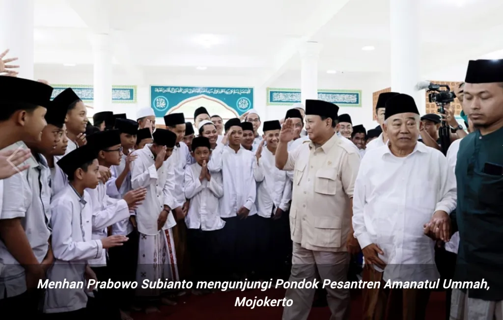 Menhan Prabowo Berkunjung ke Ponpes Amanatul Ummah, Santri: Hidup Pak Prabowo!
